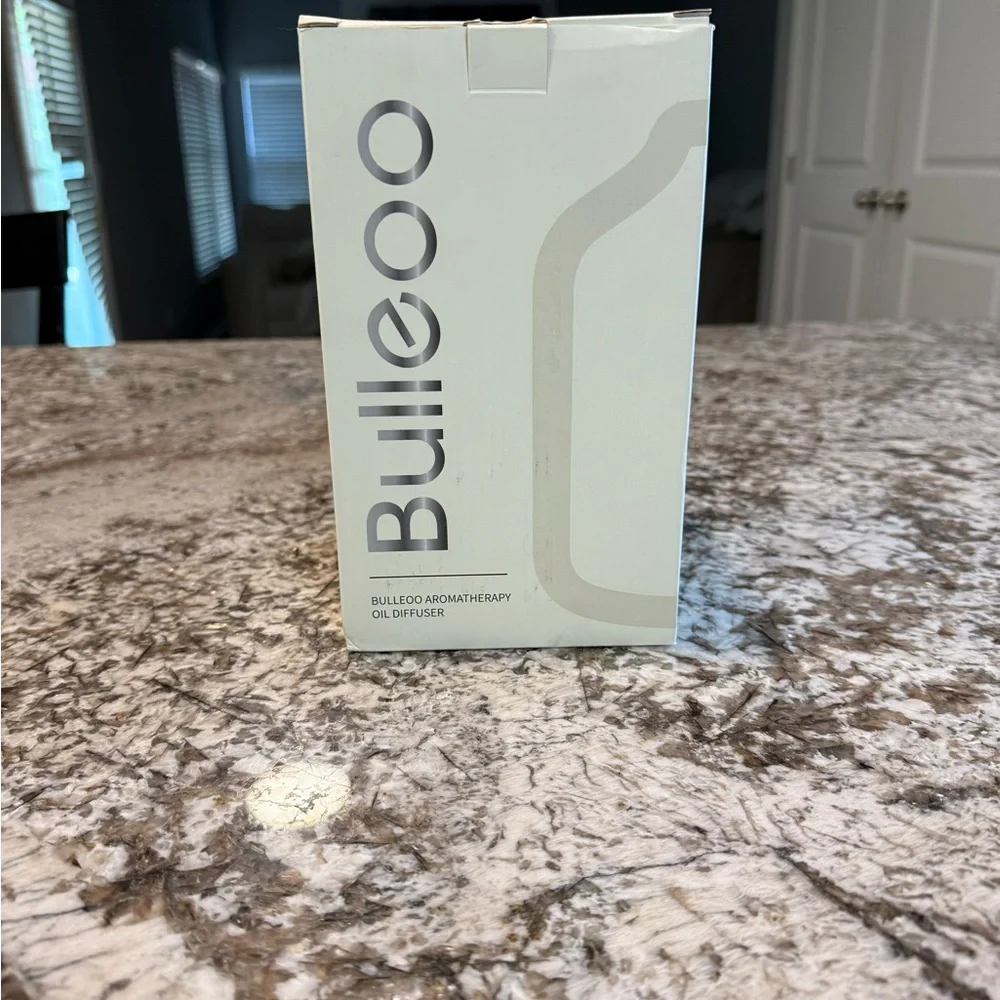 White Essential Oil Diffuser